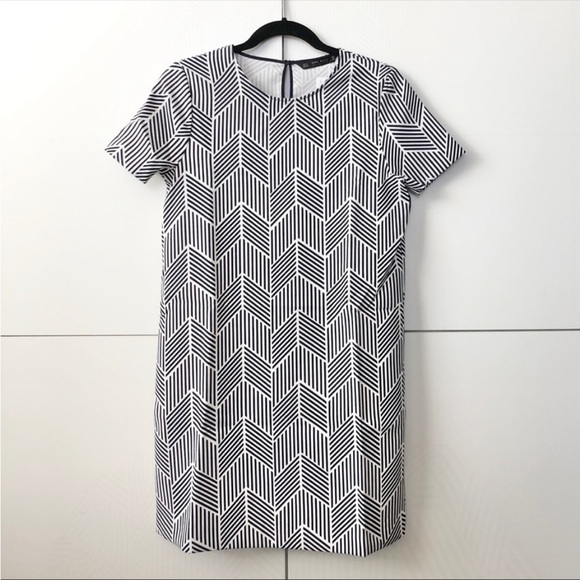 Zara Dresses & Skirts - NET chevron dress